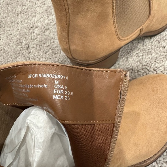 White Mountain Camal Brown Suede Chelsea Heeled Boots (8) - Picture 8 of 8